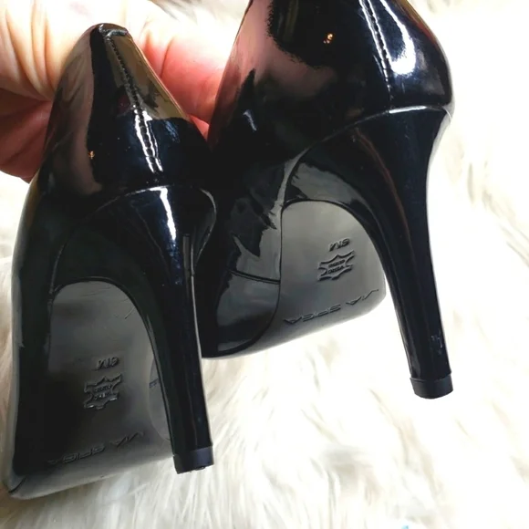 Via Spiga Black Frankie Patent Peep Toe Pumps 6M - Picture 8 of 12